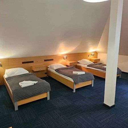 Piotrków Trybunalski Hotel Agat מראה חיצוני תמונה