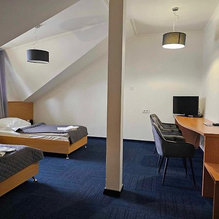 Piotrków Trybunalski Hotel Agat מראה חיצוני תמונה