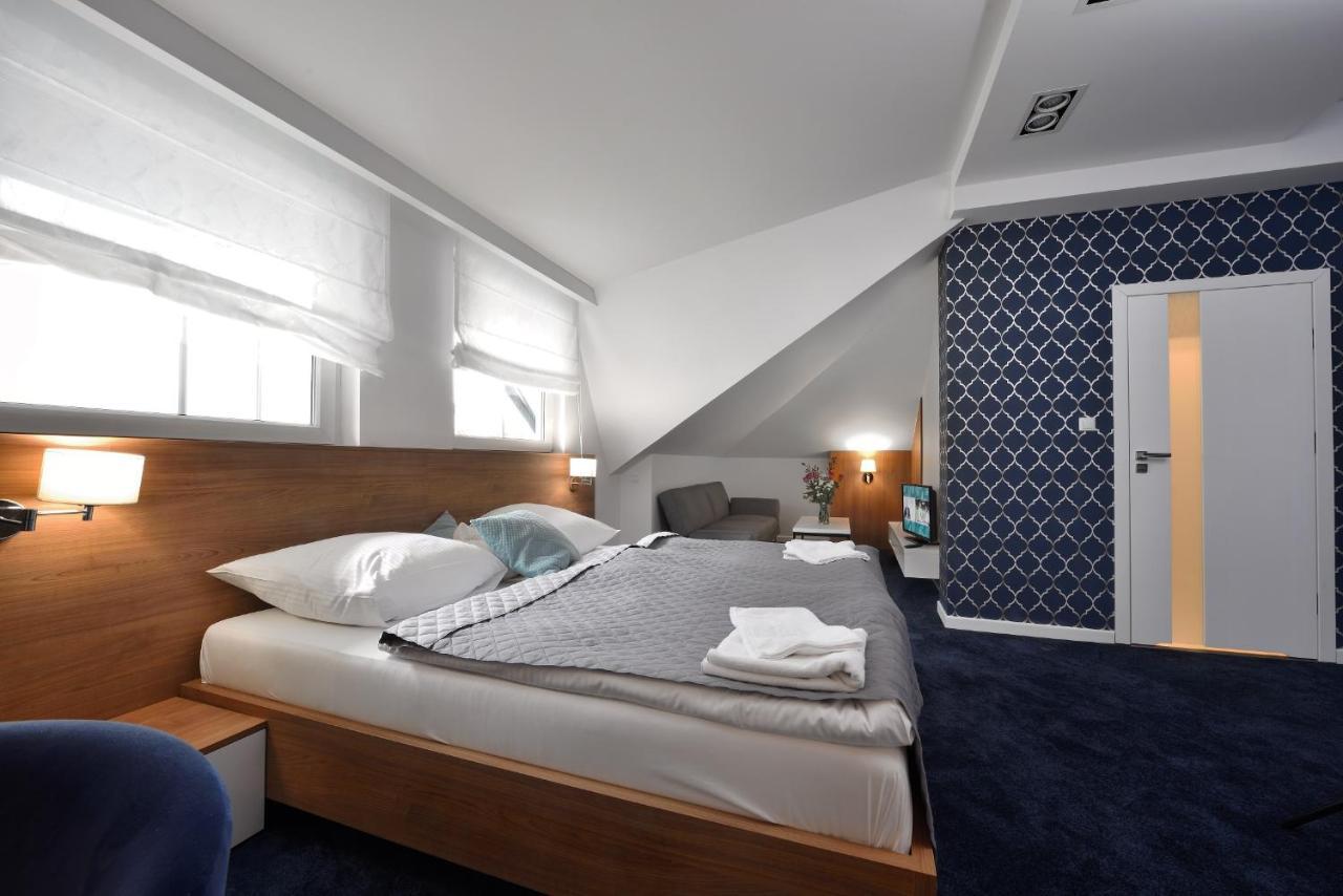 Piotrków Trybunalski Hotel Agat מראה חיצוני תמונה