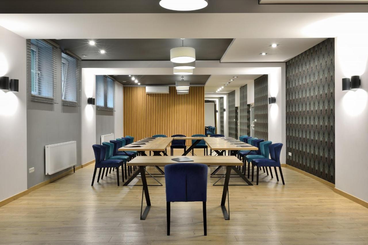 Piotrków Trybunalski Hotel Agat מראה חיצוני תמונה