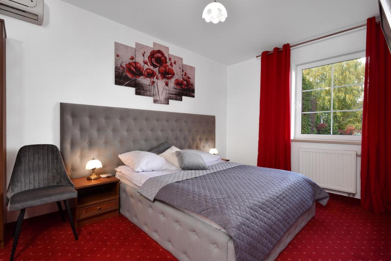 Piotrków Trybunalski Hotel Agat מראה חיצוני תמונה
