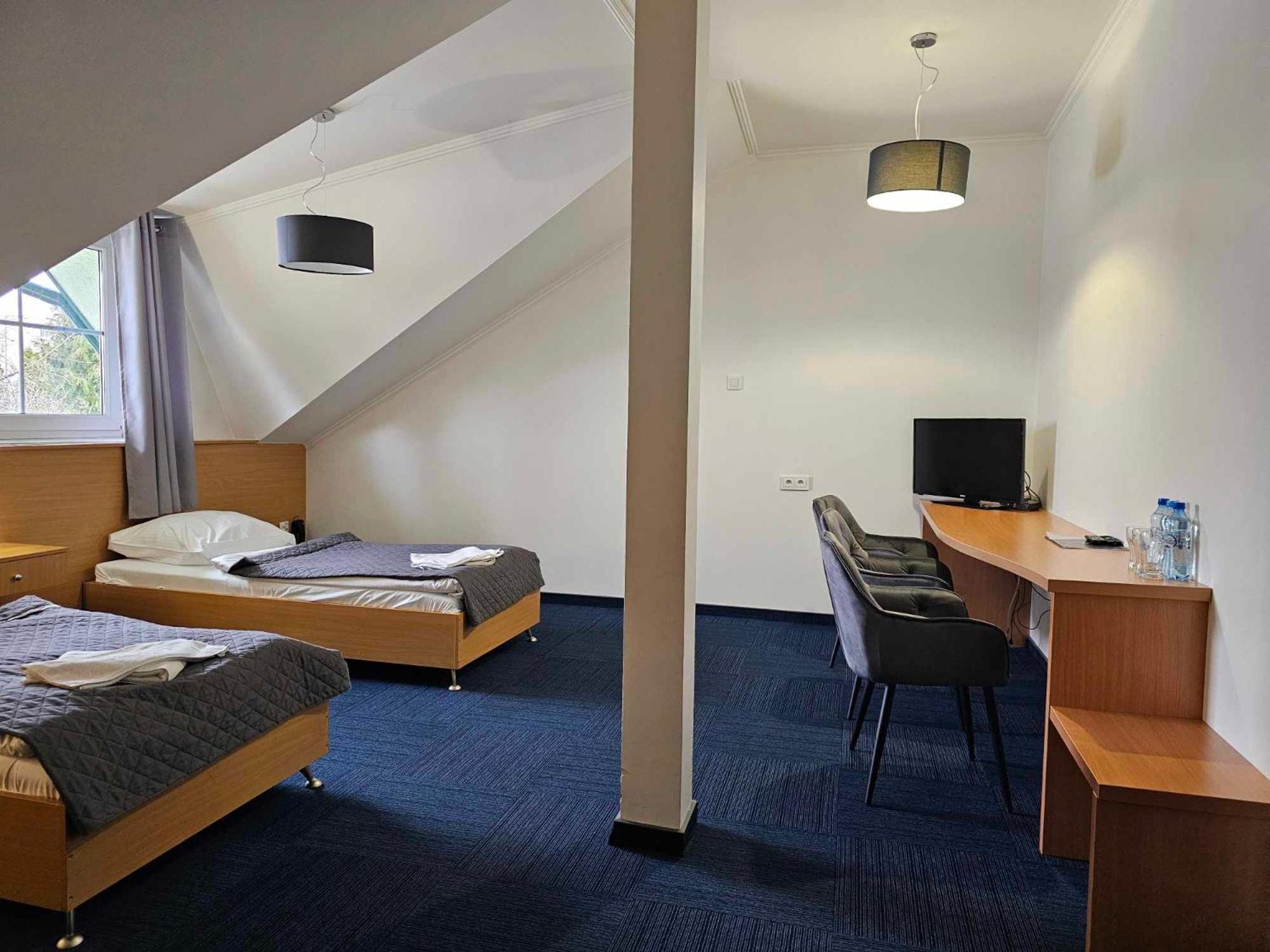Piotrków Trybunalski Hotel Agat מראה חיצוני תמונה