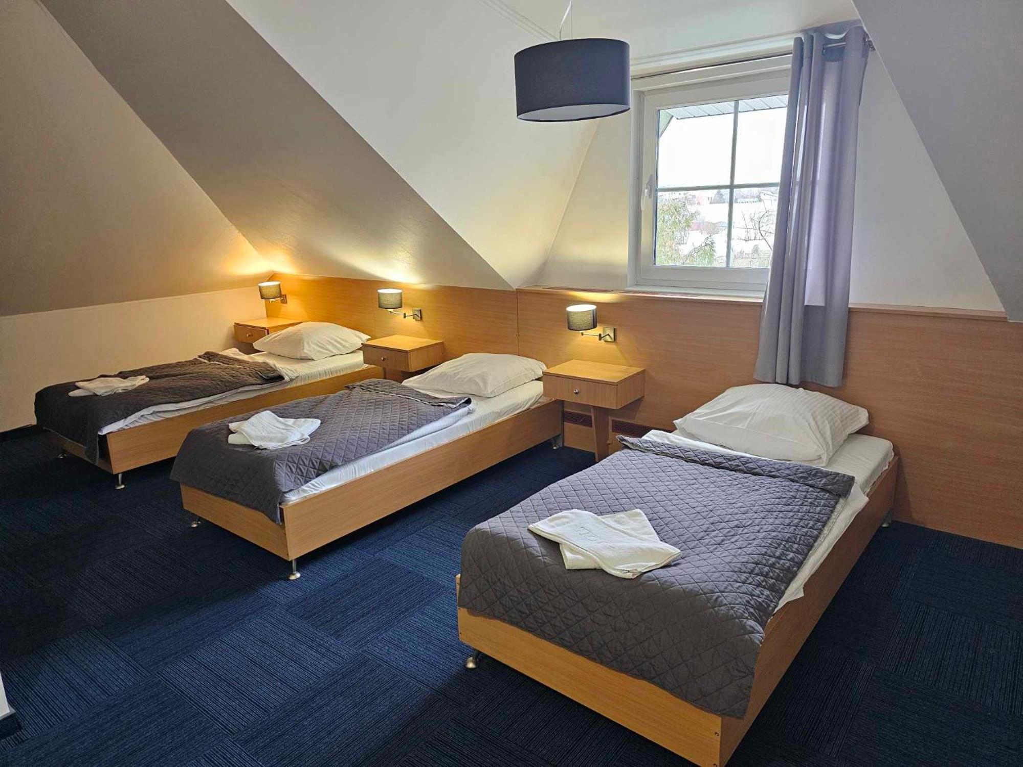 Piotrków Trybunalski Hotel Agat מראה חיצוני תמונה